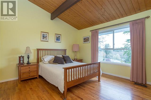 2007 Pelly Pl, House detached with 4 bedrooms, 3 bathrooms and 3 parking in Oak Bay BC | Image 13