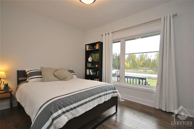 106 Maplestone Drive, House detached with 3 bedrooms, 2 bathrooms and 6 parking in North Grenville ON | Image 17