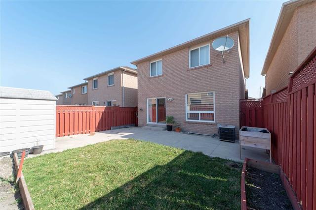 9 Lauraglen Cres, House detached with 4 bedrooms, 4 bathrooms and 6 parking in Brampton ON | Image 34