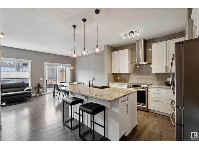 9926 207a St Nw, House semidetached with 3 bedrooms, 2 bathrooms and null parking in Edmonton AB | Image 3