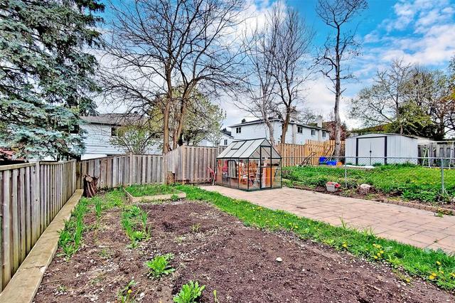236 Cherokee Blvd, House semidetached with 3 bedrooms, 3 bathrooms and 3 parking in Toronto ON | Image 25