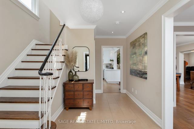 18 Northmount Ave, House detached with 4 bedrooms, 4 bathrooms and 3 parking in Toronto ON | Image 32