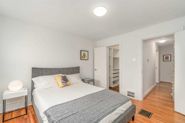 28 Kensington Pl, House attached with 3 bedrooms, 1 bathrooms and 0 parking in Toronto ON | Image 6