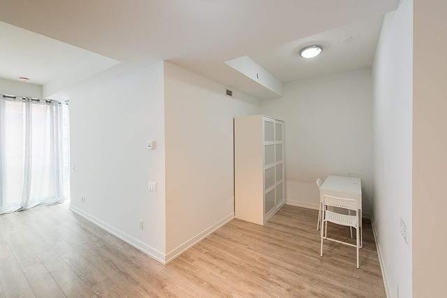 407 - 28 Wellesley St E, Condo with 1 bedrooms, 1 bathrooms and 0 parking in Toronto ON | Image 2