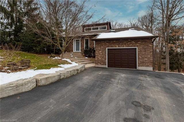 3640 Glen Rd, House detached with 2 bedrooms, 3 bathrooms and 3.5 parking in Lincoln ON | Image 1