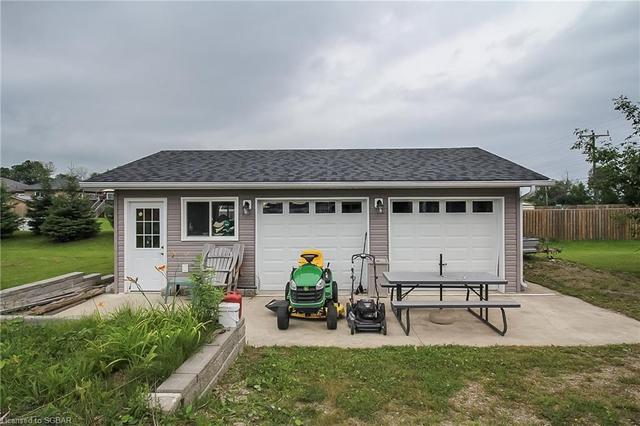 8995 Beachwood Road, House detached with 3 bedrooms, 2 bathrooms and 10 parking in Wasaga Beach ON | Image 30