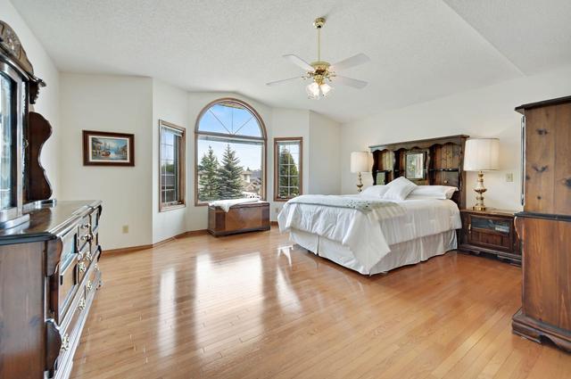 236 Evergreen Court Sw, House detached with 5 bedrooms, 3 bathrooms and 5 parking in Calgary AB | Image 30