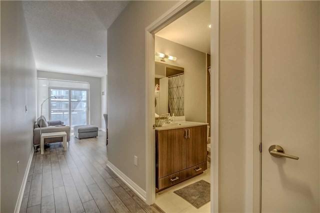 404 - 55 Ann O'reilly Rd, Condo with 1 bedrooms, 1 bathrooms and 1 parking in Toronto ON | Image 3