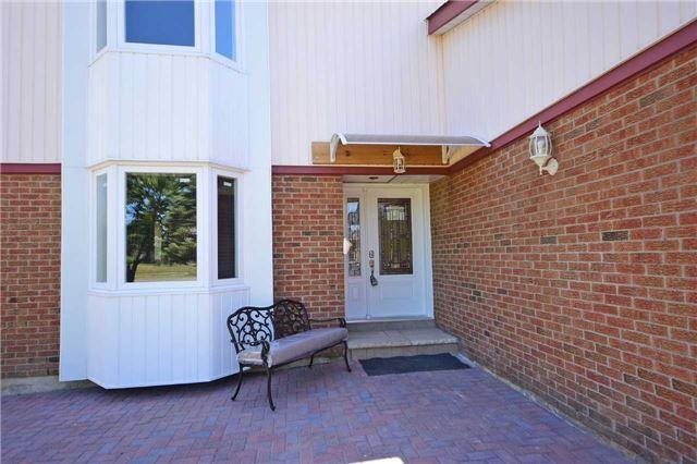 5745 Montevideo Rd, House detached with 3 bedrooms, 4 bathrooms and 5 parking in Mississauga ON | Image 2