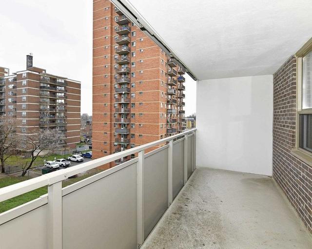 604 - 1135 Logan Ave, Condo with 2 bedrooms, 2 bathrooms and 1 parking in Toronto ON | Image 3