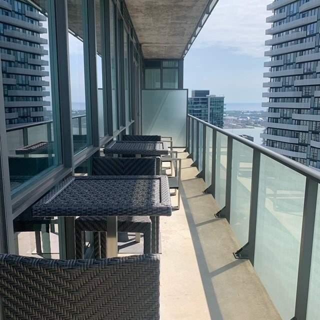 sph4909 - 55 Bremner Blvd, Condo with 2 bedrooms, 2 bathrooms and 1 parking in Toronto ON | Image 3