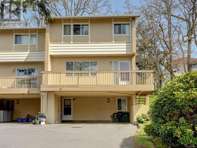 20 - 3981 Nelthorpe St, House attached with 3 bedrooms, 2 bathrooms and 2 parking in Saanich BC | Image 25