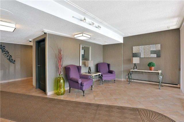 305 - 40 Harrisford St, Condo with 2 bedrooms, 2 bathrooms and 1 parking in Hamilton ON | Image 3