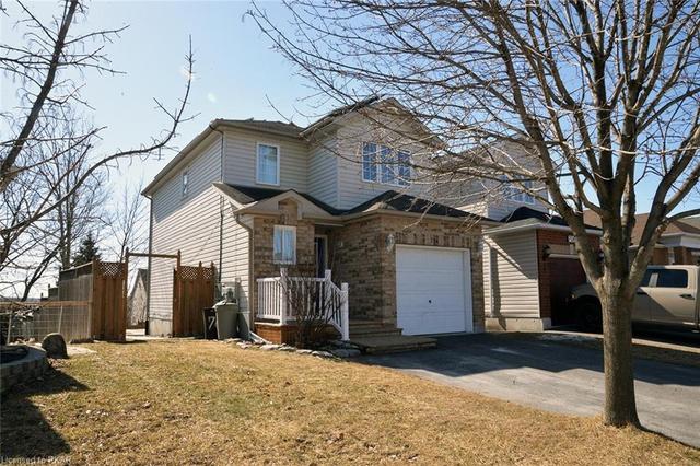704 Trailview Drive, House detached with 3 bedrooms, 1 bathrooms and 5 parking in Peterborough ON | Image 2