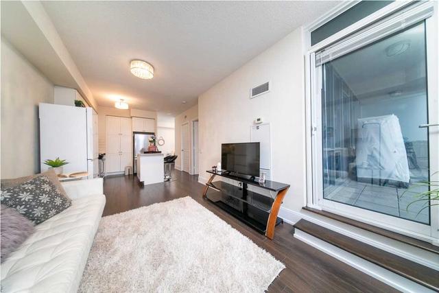 506 - 15 Viking Lane, Condo with 1 bedrooms, 1 bathrooms and 1 parking in Toronto ON | Image 2