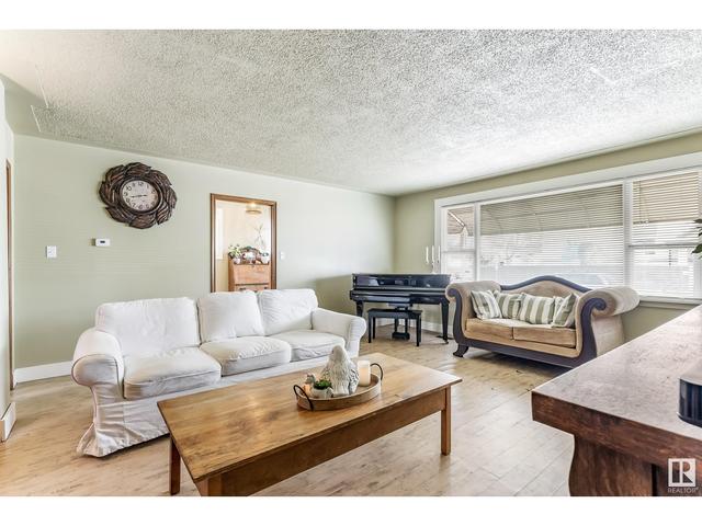 10666 95 St Nw, House detached with 5 bedrooms, 3 bathrooms and null parking in Edmonton AB | Image 5