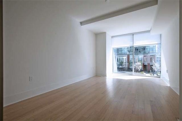 Th111 - 29 Queens Quay E, Townhouse with 2 bedrooms, 3 bathrooms and 2 parking in Toronto ON | Image 7