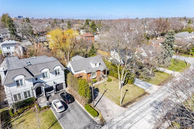 42 Chestnut Hills Pkwy, House detached with 3 bedrooms, 2 bathrooms and 4 parking in Toronto ON | Image 28