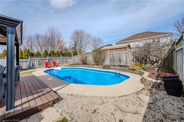 40 Merganser Drive, House detached with 4 bedrooms, 2 bathrooms and 3 parking in Guelph ON | Image 30