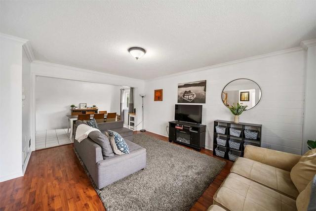 597 Walpole Cres, House attached with 3 bedrooms, 2 bathrooms and 8 parking in Newmarket ON | Image 36