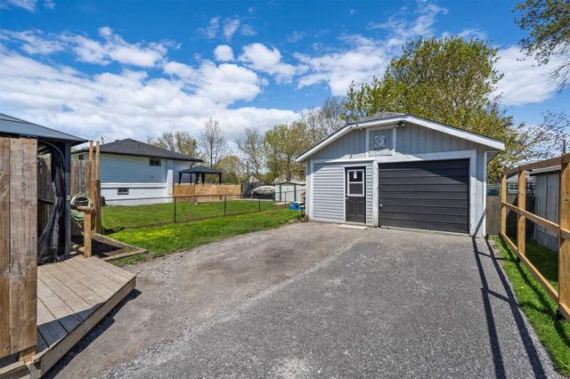 33 Pelham St, House detached with 4 bedrooms, 2 bathrooms and 6 parking in Quinte West ON | Image 20
