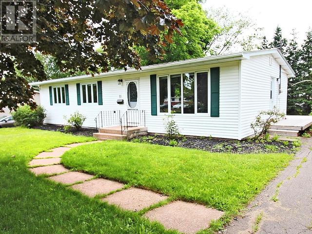 11 Seaview Boulevard, House detached with 3 bedrooms, 1 bathrooms and null parking in Charlottetown PE | Card Image