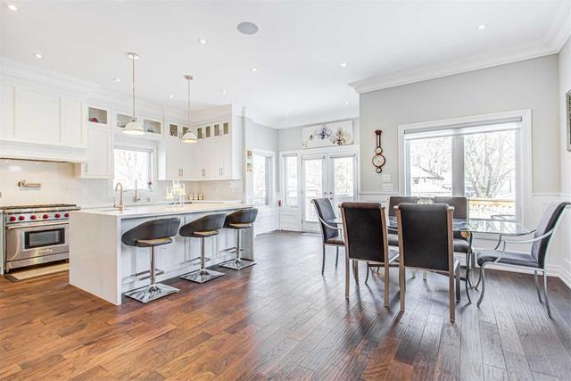 23 Laurentia Cres, House detached with 4 bedrooms, 4 bathrooms and 6 parking in Toronto ON | Image 4