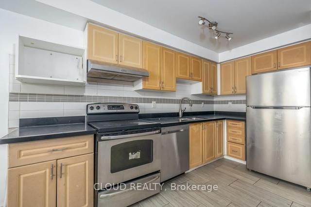24 Shining Star Cres, Townhouse with 3 bedrooms, 4 bathrooms and 2 parking in Toronto ON | Image 4