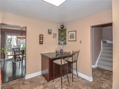 479 Aberfoyle Crt, House detached with 3 bedrooms, 2 bathrooms and 2 parking in Mississauga ON | Image 7