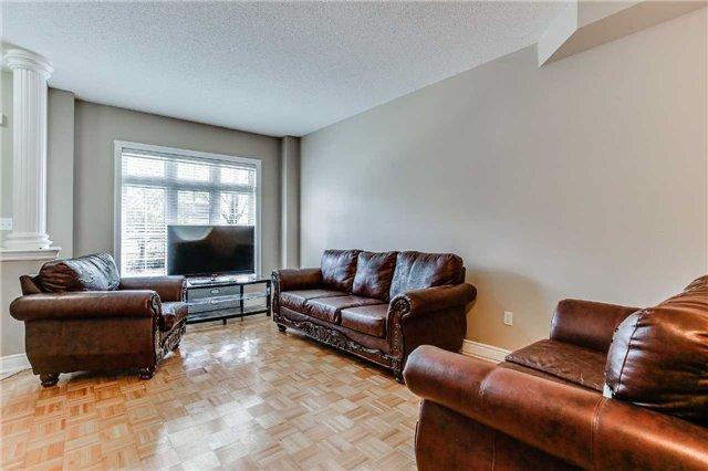 8 Terceira Circ, House semidetached with 3 bedrooms, 4 bathrooms and 2 parking in Toronto ON | Image 7