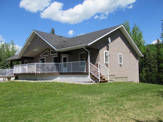 25 Echo Valley Crescent, House detached with 3 bedrooms, 3 bathrooms and 20 parking in Clearwater County AB | Image 2