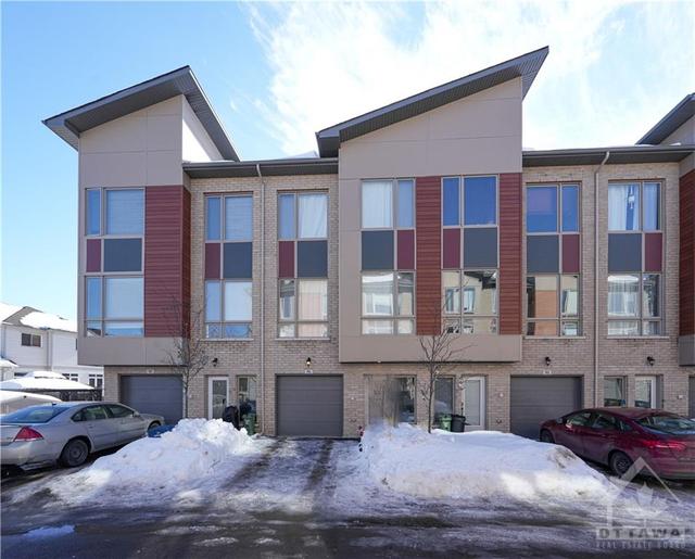 705 Terravita Private, Townhouse with 4 bedrooms, 3 bathrooms and 2 parking in Ottawa ON | Image 1