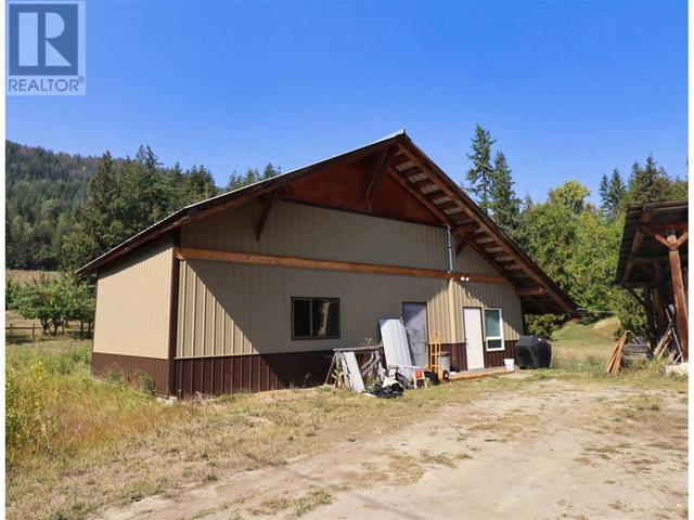 11 Mackenzie Road, House detached with 4 bedrooms, 2 bathrooms and null parking in North Okanagan F BC | Image 65