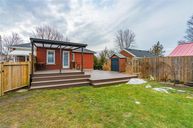 2642 Dundas Street, House detached with 3 bedrooms, 2 bathrooms and 17 parking in London ON | Image 4