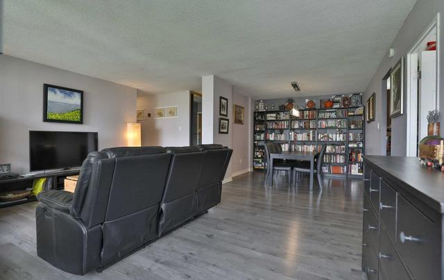 1019 - 50 Mississauga Valley Blvd, Condo with 3 bedrooms, 2 bathrooms and 1 parking in Mississauga ON | Image 5