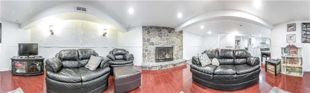 160 Folkstone Cres, House detached with 3 bedrooms, 2 bathrooms and 4 parking in Brampton ON | Image 2