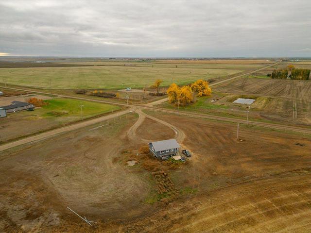 13498 Range Road 164, House detached with 2 bedrooms, 1 bathrooms and null parking in Taber MD AB | Image 37