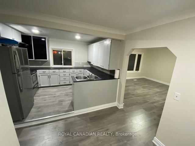 409 Winona Rd, House detached with 4 bedrooms, 1 bathrooms and 6 parking in Hamilton ON | Image 2