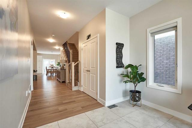 27 Disney Crt, House detached with 4 bedrooms, 3 bathrooms and 6 parking in Whitby ON | Image 24