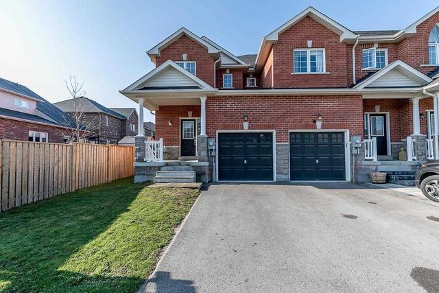 2 Bud Doucette Crt, House attached with 3 bedrooms, 3 bathrooms and 2 parking in Uxbridge ON | Image 1