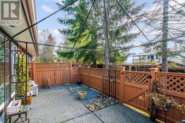 1673 Creekside Dr, House attached with 3 bedrooms, 2 bathrooms and 2 parking in Nanaimo BC | Image 30