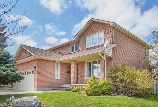 810 Cartref Ave, House detached with 4 bedrooms, 3 bathrooms and 4 parking in Oshawa ON | Image 2