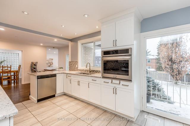 12 Boxbury Rd, House detached with 3 bedrooms, 3 bathrooms and 6 parking in Toronto ON | Image 5
