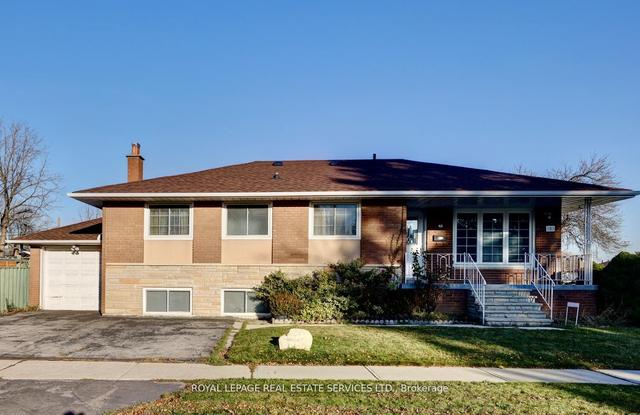 1 Midden Cres, House detached with 3 bedrooms, 2 bathrooms and 3 parking in Toronto ON | Image 1