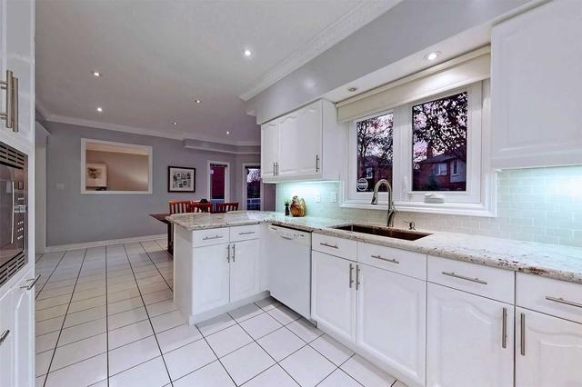 32 Tenbury Dr, House detached with 4 bedrooms, 3 bathrooms and 6 parking in Markham ON | Image 7