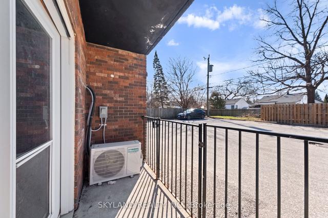 915 Campbell Ave, Condo with 1 bedrooms, 1 bathrooms and 0 parking in Windsor ON | Image 5