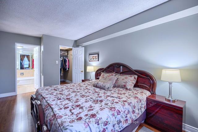 911 - 5 Lisa St, Condo with 3 bedrooms, 2 bathrooms and 1 parking in Brampton ON | Image 5