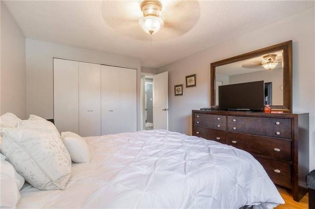 3 - 151 Gateshead Cres, Townhouse with 3 bedrooms, 2 bathrooms and 1 parking in Hamilton ON | Image 7