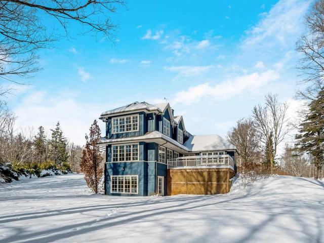 2176 Forks Of The Credit Rd, House detached with 4 bedrooms, 6 bathrooms and 13 parking in Caledon ON | Image 24