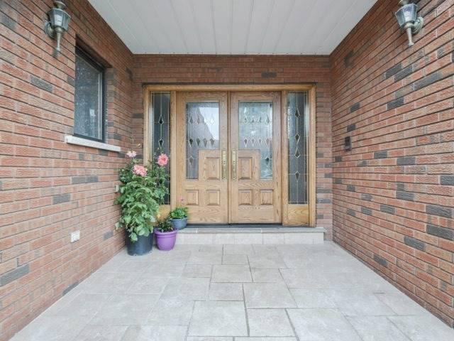 119 Hawman Ave, House detached with 4 bedrooms, 4 bathrooms and 20 parking in Vaughan ON | Image 2